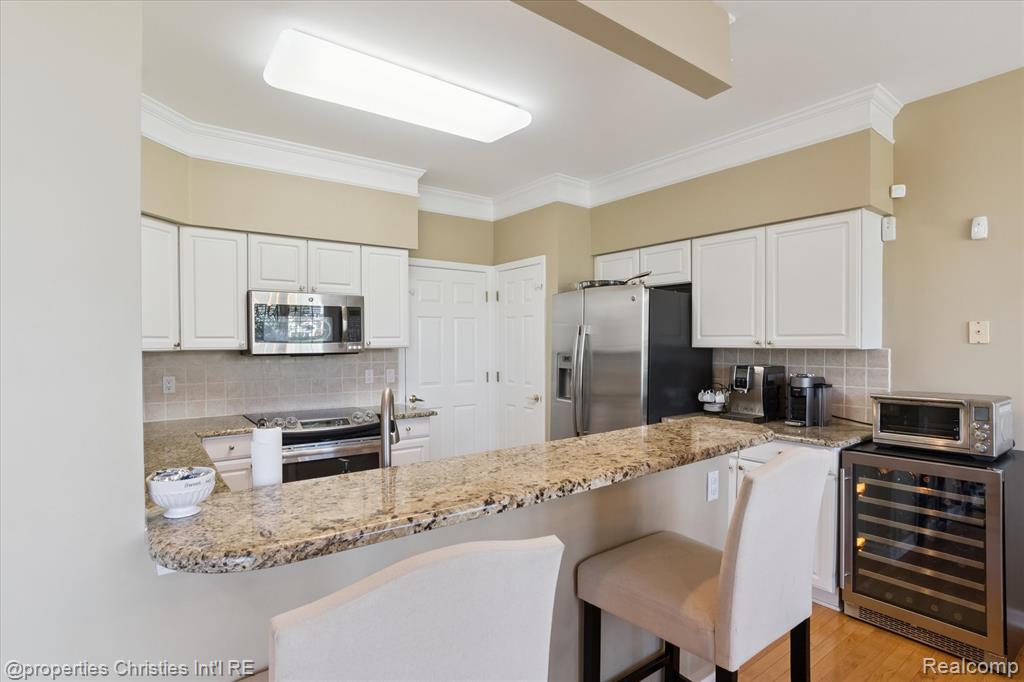 39510 Edgewater Drive, 100, Northville, MI 48168 — Photo 15