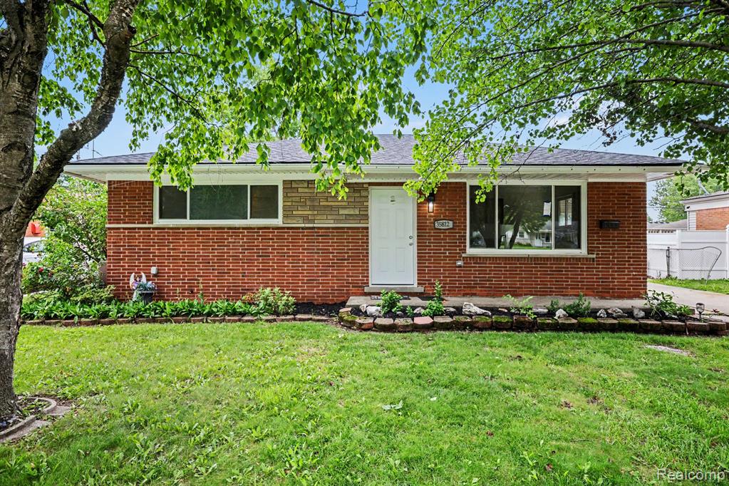 35812 Little Mack Avenue, Clinton Twp, MI 48035