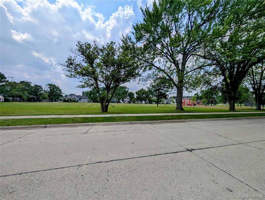 4302 Mandalay Avenue, Royal Oak, MI 48073 — Photo 29