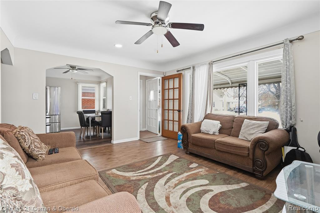 8227 Riverview Street, Dearborn Heights, MI 48127 — Photo 6