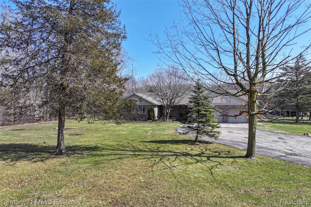 5464 N Seymour Road, Flushing, MI 48433 — Photo 8