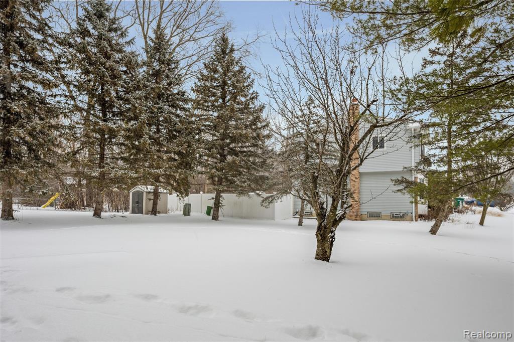 5695 CAREN Drive, Ypsilanti, MI 48197 — Photo 33
