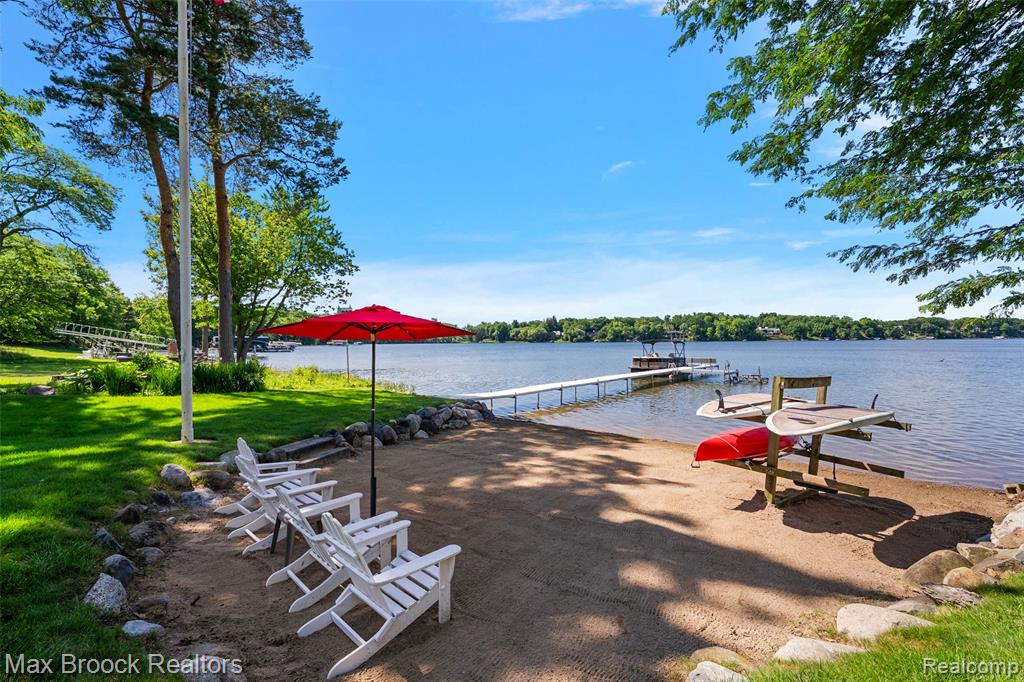 4875 Old Orchard Trail, Orchard Lake Village, MI 48324 — Photo 3
