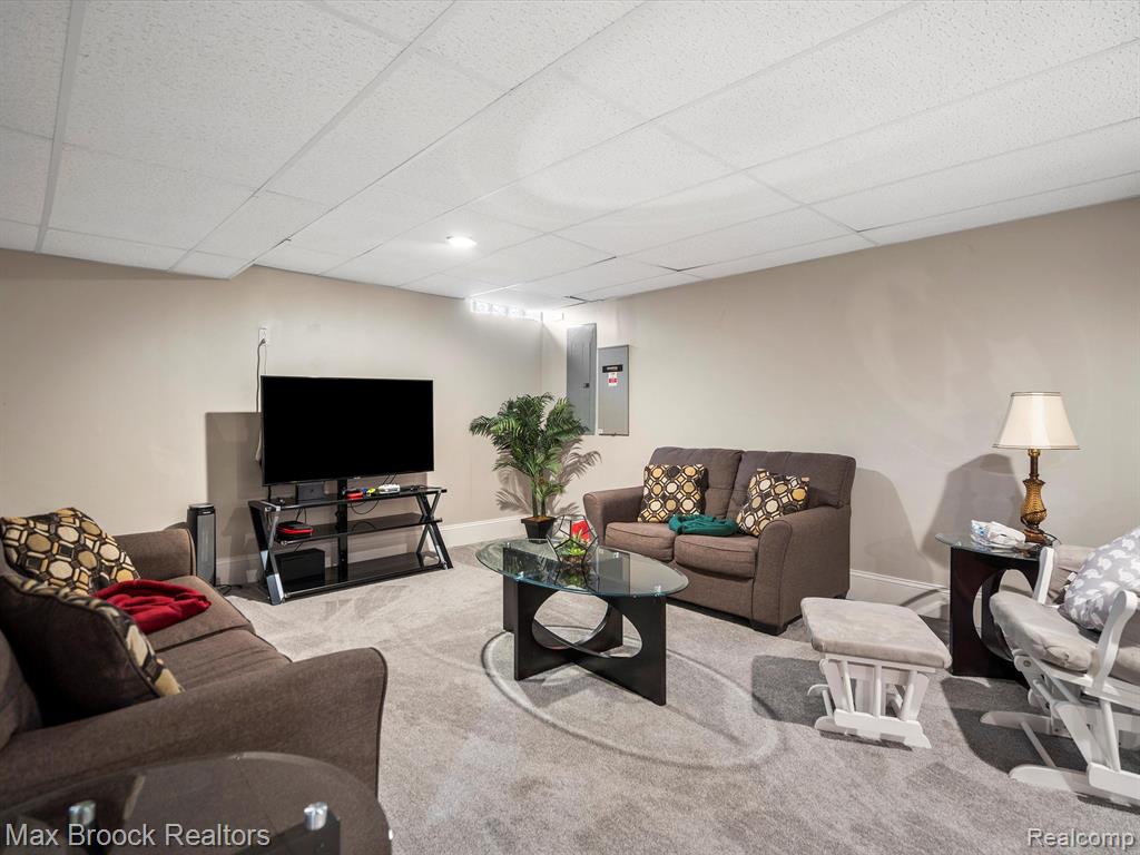 27404 SLOAN Street, Novi, MI — Photo 29