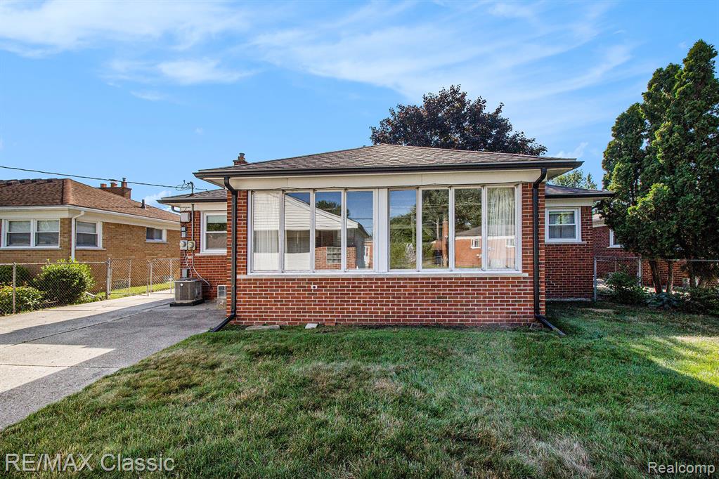 8939 Mercedes, Redford, MI 48239 — Photo 21