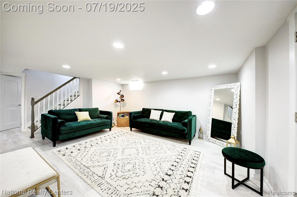 8126 Dale Street, Dearborn Heights, MI 48127 — Photo 44