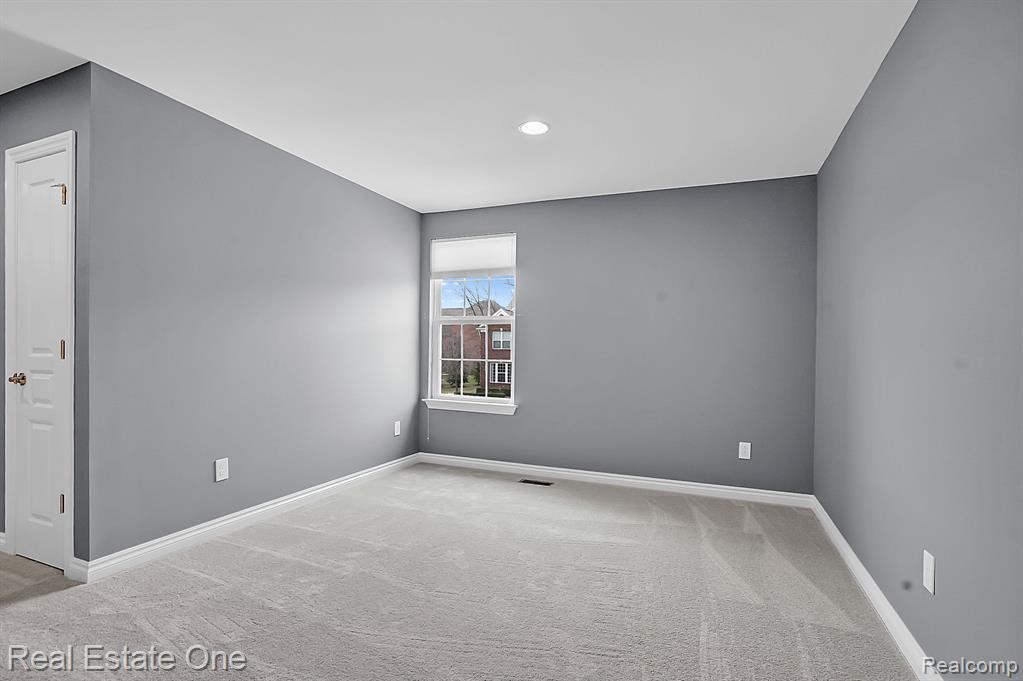 4559 TANGLEWOOD Lane, Lake Orion, MI — Photo 22