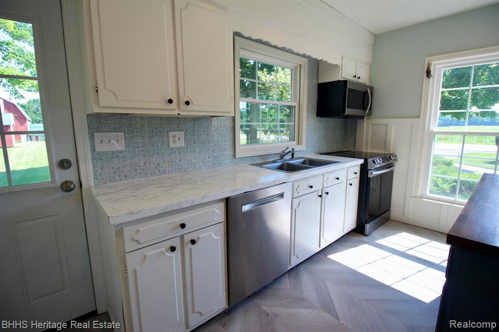 4201 N Burkhart Road, Howell, MI 48855 — Photo 5