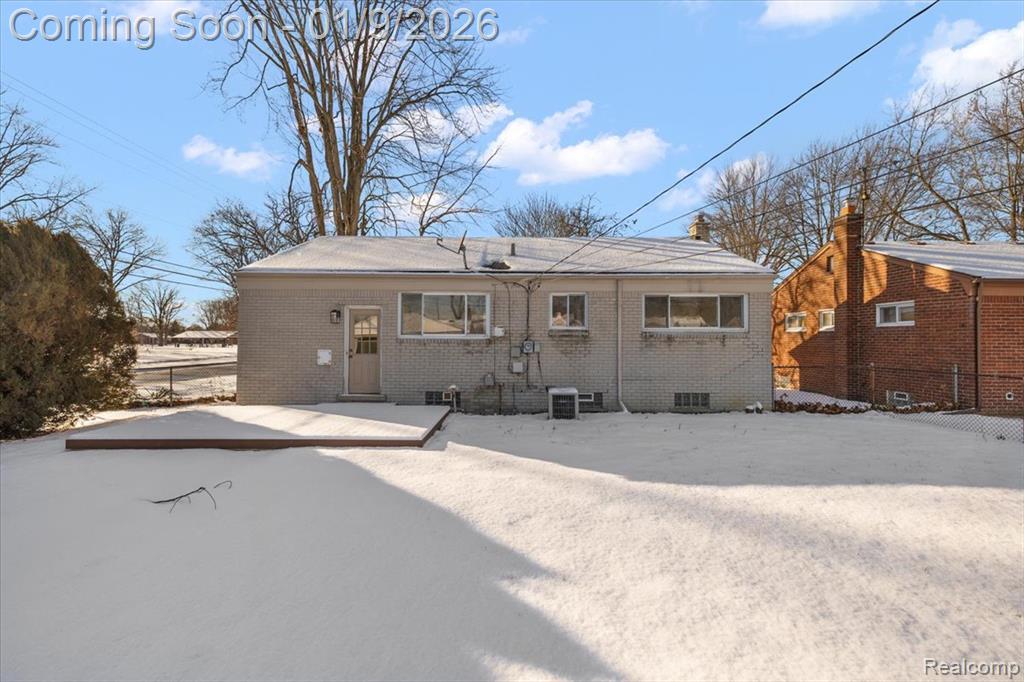 9848 Milburn Street, Livonia, MI 48150 — Photo 29