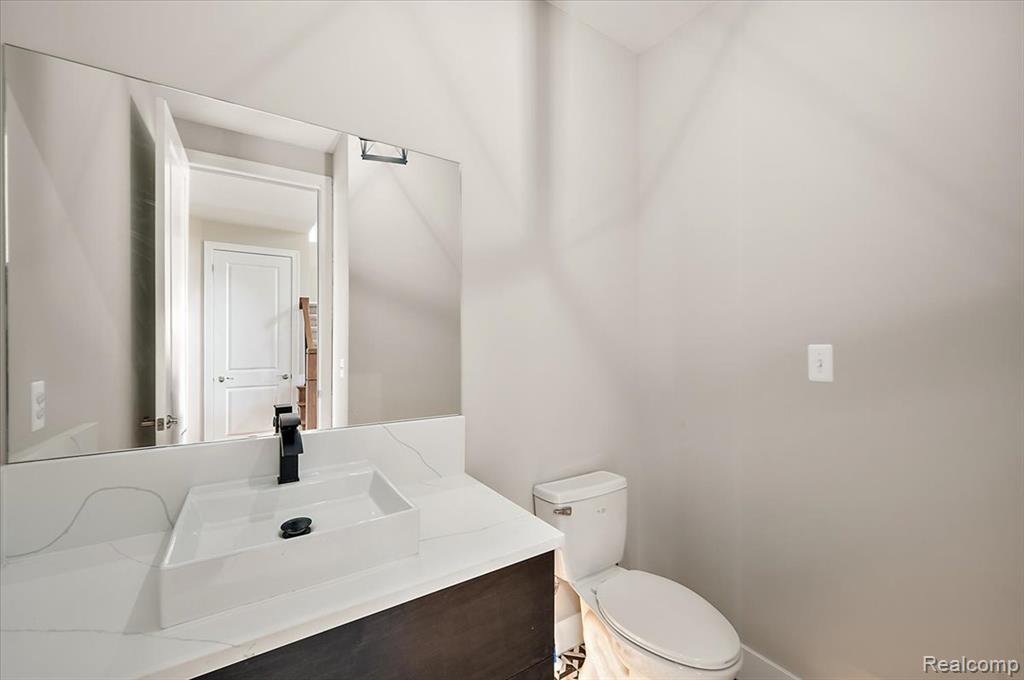 50437 MISTWOOD Drive, Macomb, MI 48042 — Photo 11
