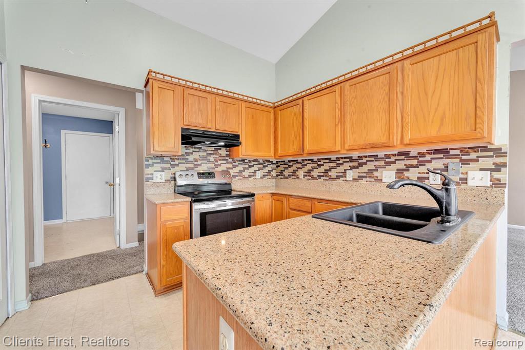 616 Light Tower Drive, Belleville, MI 48111 — Photo 16