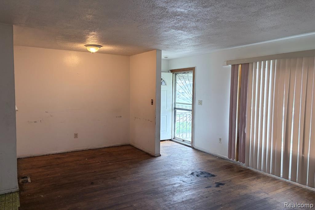 9377 Bessemore Street, Detroit, MI 48213 — Photo 6