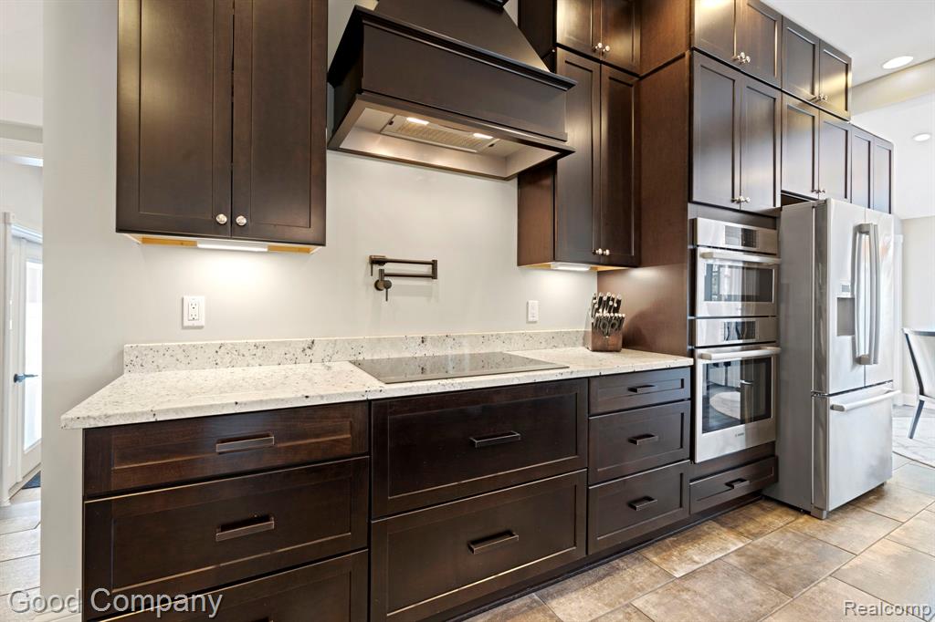 612 N LAKESHORE Drive, Ludington, MI 49431 — Photo 21