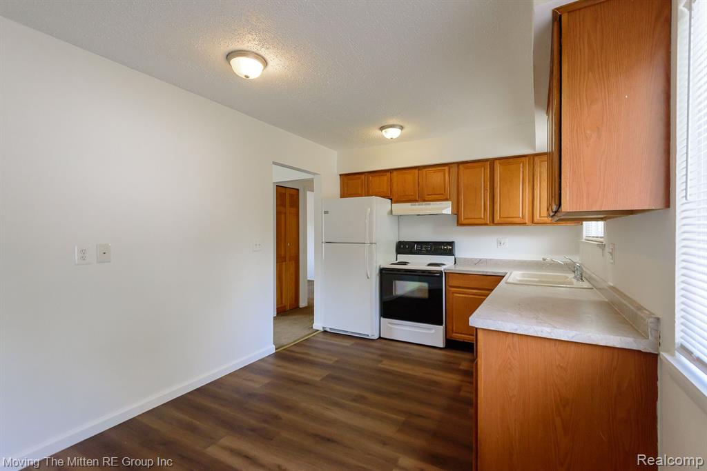 9421 VAN BUREN Street, Van Buren, MI 48111 — Photo 5