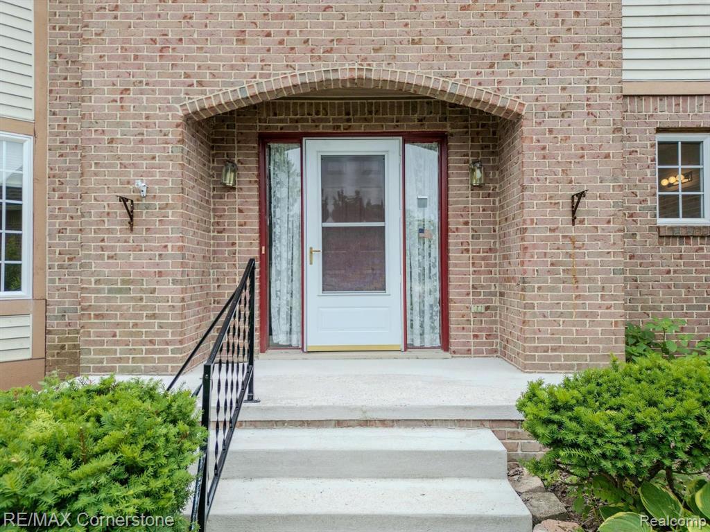 41899 CONNERWOOD Court, Canton, MI 48187 — Photo 2