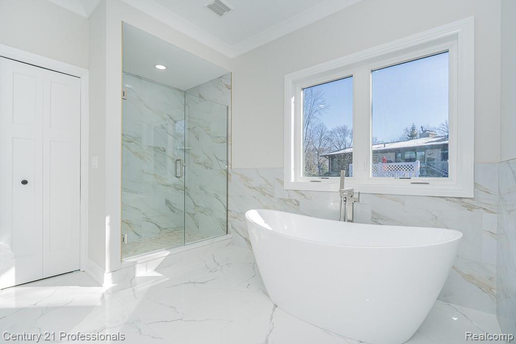 53242 Eastbourne Drive, Shelby Twp, MI 48316 — Photo 36