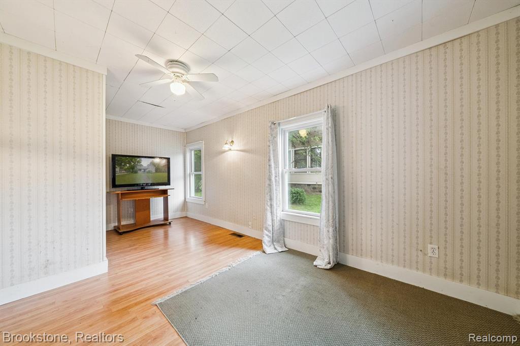 326 S Main Street, Almont, MI 48003 — Photo 7