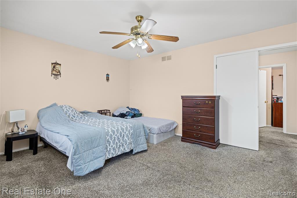 5226 Brett Court, West Bloomfield, MI — Photo 30