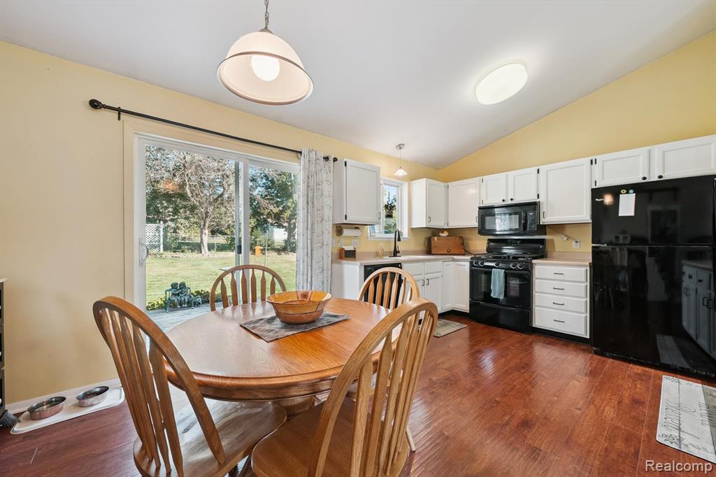 6358 Windham Place, Grand Blanc, MI 48439 — Photo 12