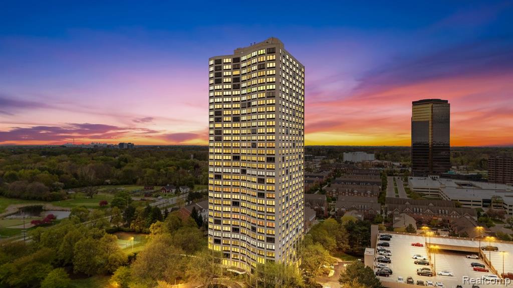 5000 Town Center, Southfield, MI 48075