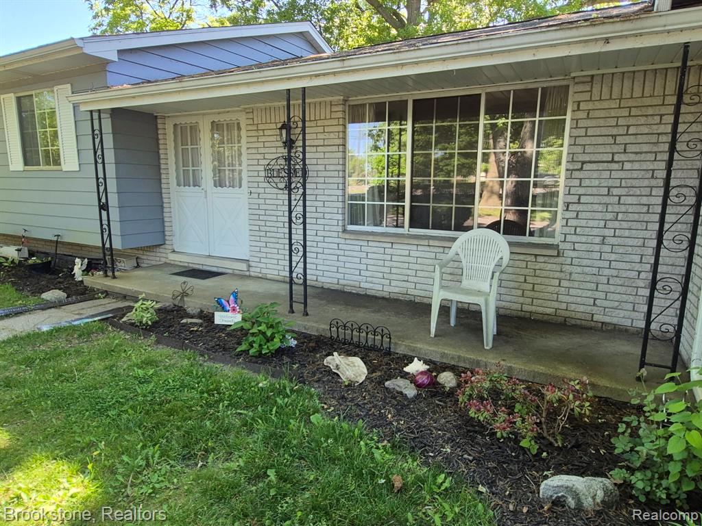 4295 Sashabaw Road, Waterford, MI 48329 — Photo 3
