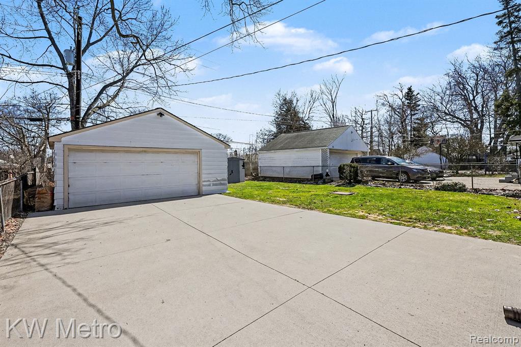 311 Pioneer Drive, Pontiac, MI 48341 — Photo 19