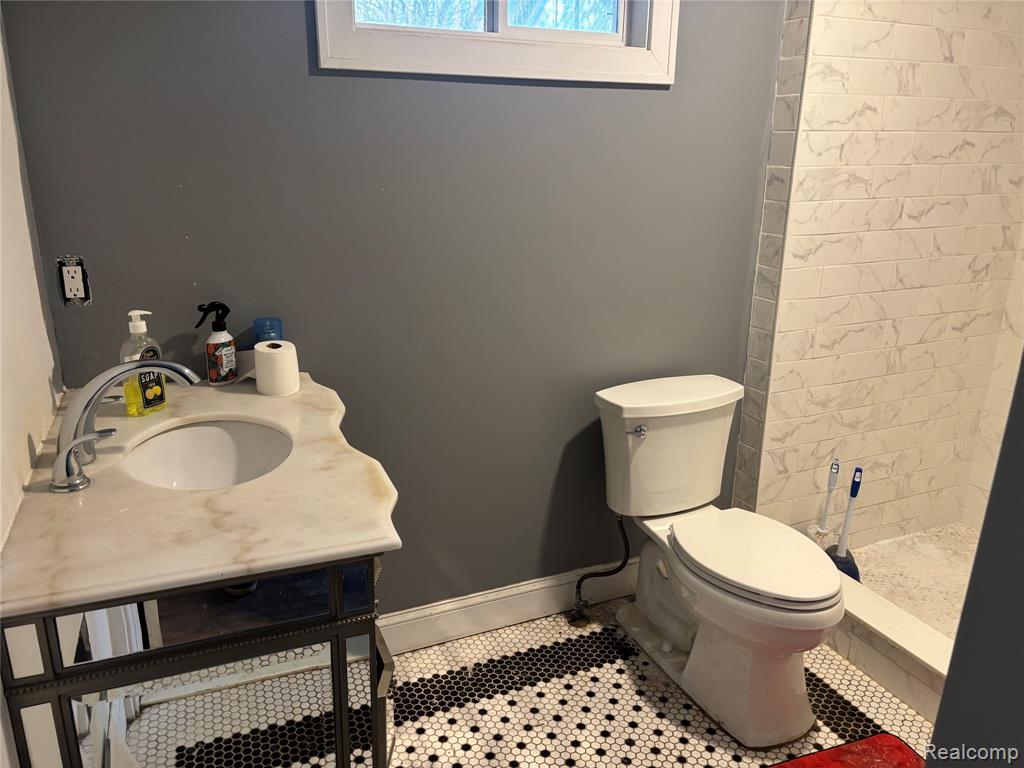 110 Oakland Street, Milford, MI 48381 — Photo 9