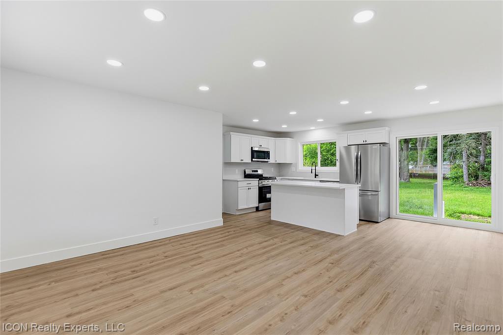 4901 Robert Street, Shelby Twp, MI 48316 — Photo 3