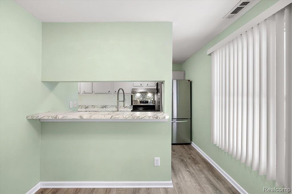 2831 Glenwood Court, Lake Orion, MI — Photo 13