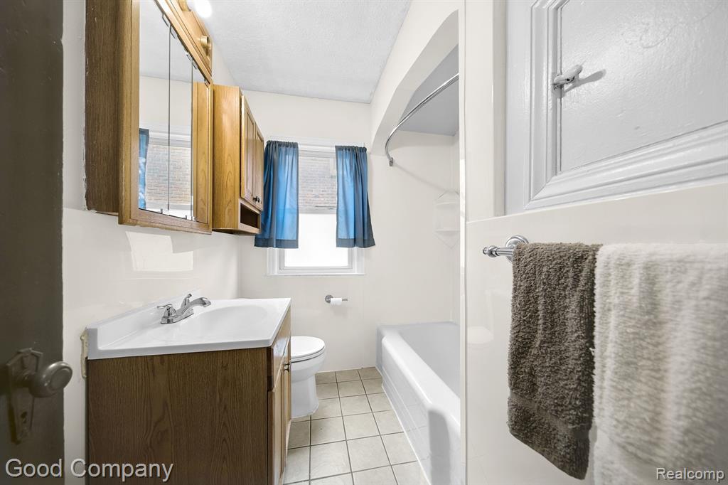 9101 HARTWELL Street, Detroit, MI 48228 — Photo 13