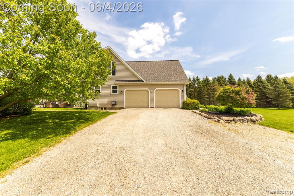 12621 Golden Oaks Drive, Milford, MI 48380 — Photo 24