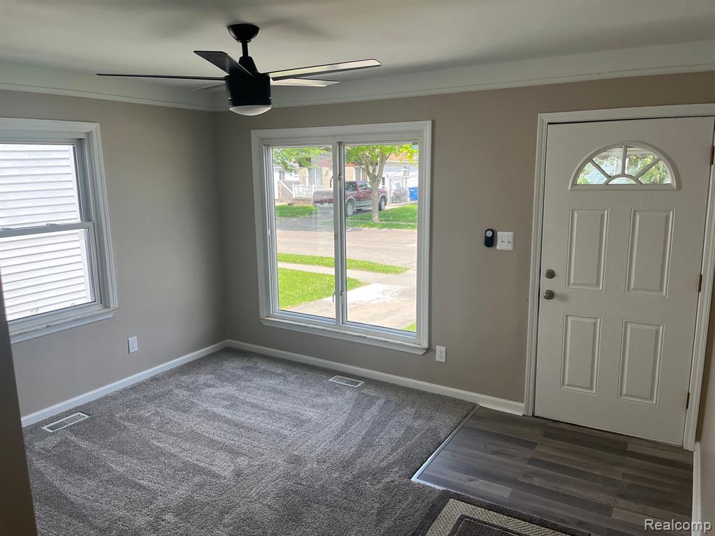 8476 ORCHARD Avenue, Warren, MI 48089 — Photo 10