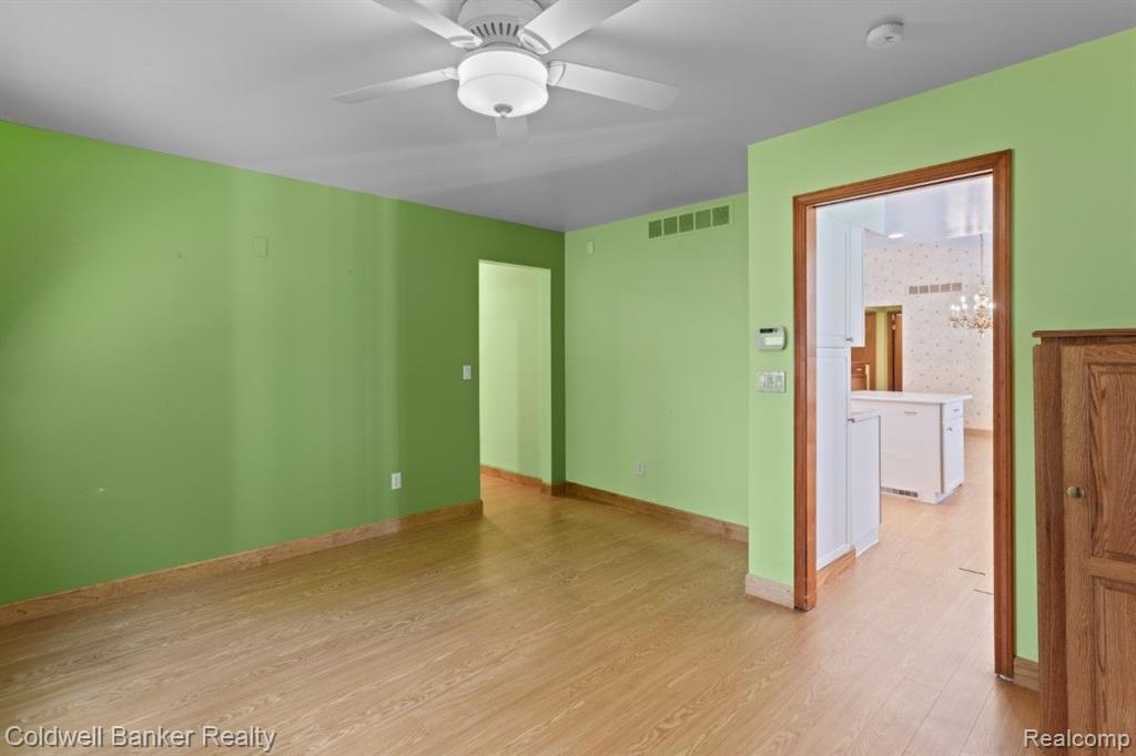 8027 EMERALD Lane W, Westland, MI — Photo 15