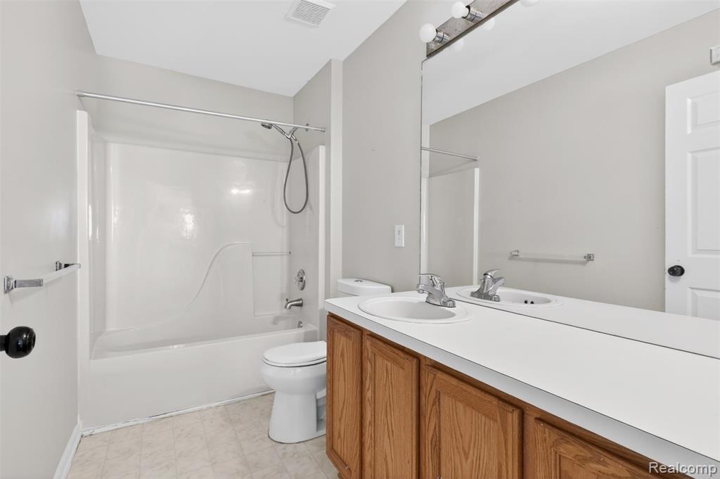 4642 Pond Run, Canton, MI 48188 — Photo 41