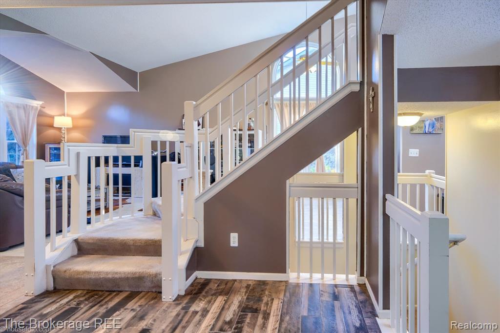 2653 Ravine Side Lane N, Howell, MI 48843 — Photo 33