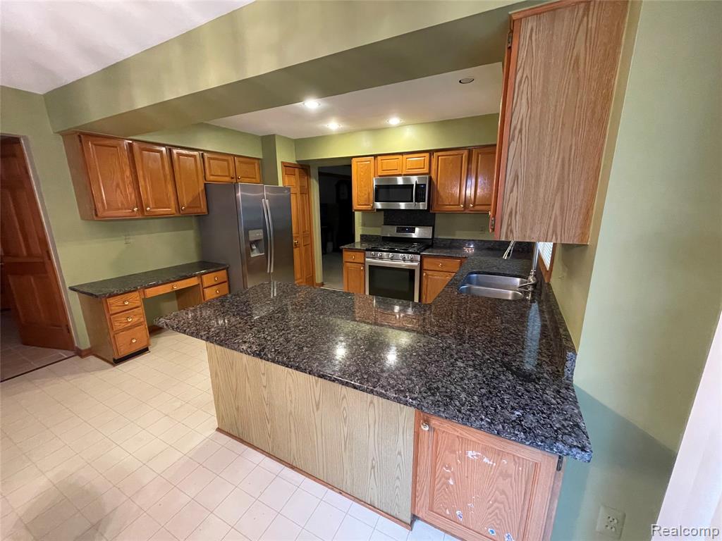 5299 Cloister Drive, Troy, MI 48085 — Photo 9
