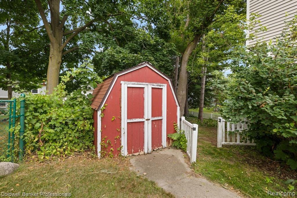 765 1st Street, Fenton, MI 48430 — Photo 33