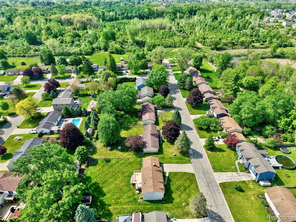 6059 Stockbridge Commons Trail, Grand Blanc, MI 48439 — Photo 53