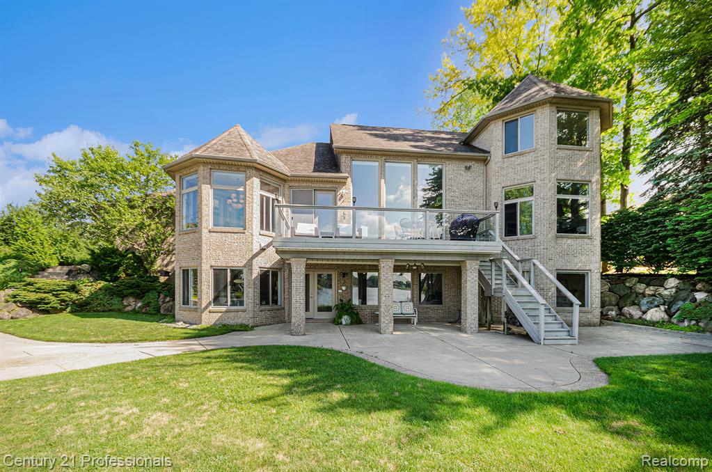 9020 Huron Bluffs Drive, White Lake, MI — Photo 37