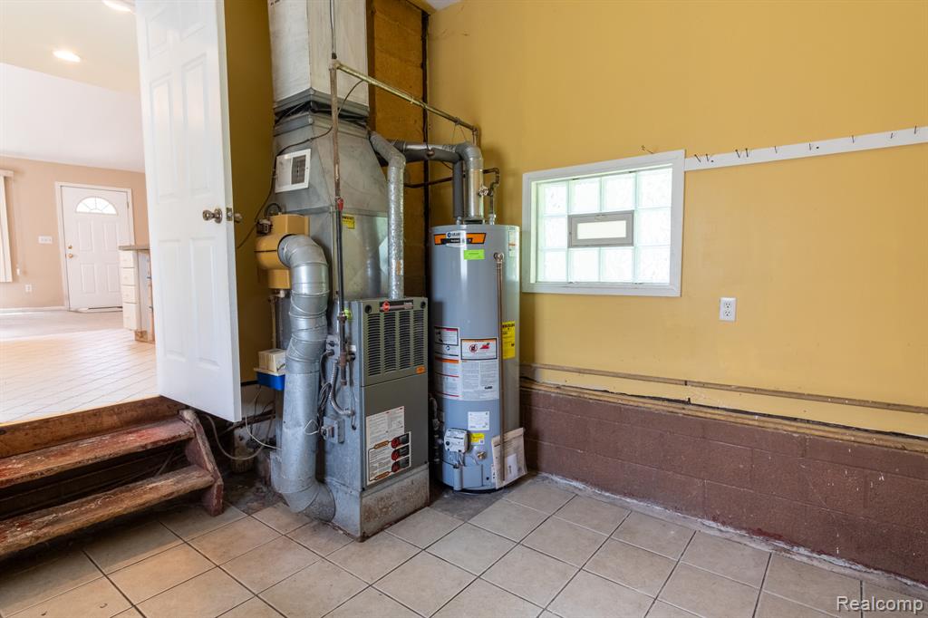 623 E Brockton Avenue, Madison Heights, MI 48071 — Photo 18