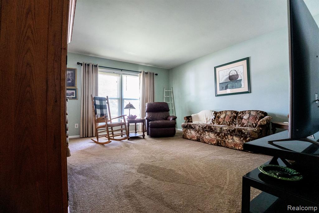 4190 Charter Oak Drive, Flint, MI 48507 — Photo 8