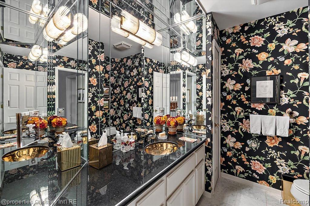 5579 Pine Brooke Court, Bloomfield Hills, MI 48304 — Photo 19