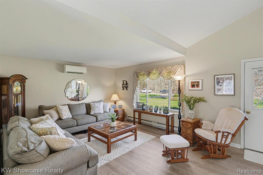 4520 Stoney Acres Lane, Highland, MI — Photo 5