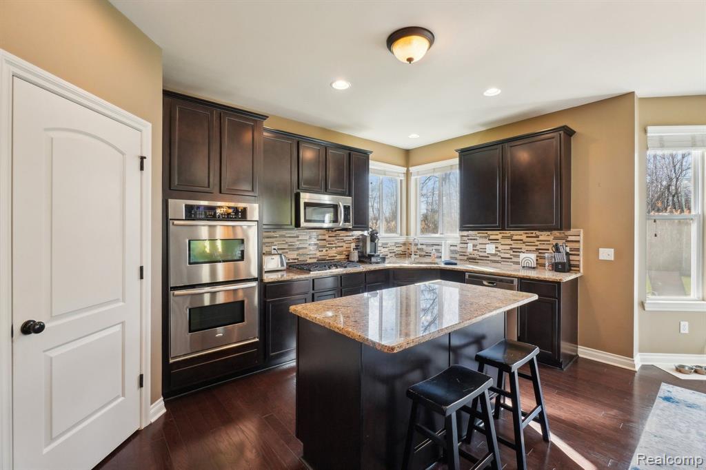 61223 BURNINGWOOD Drive, Washington, MI — Photo 11