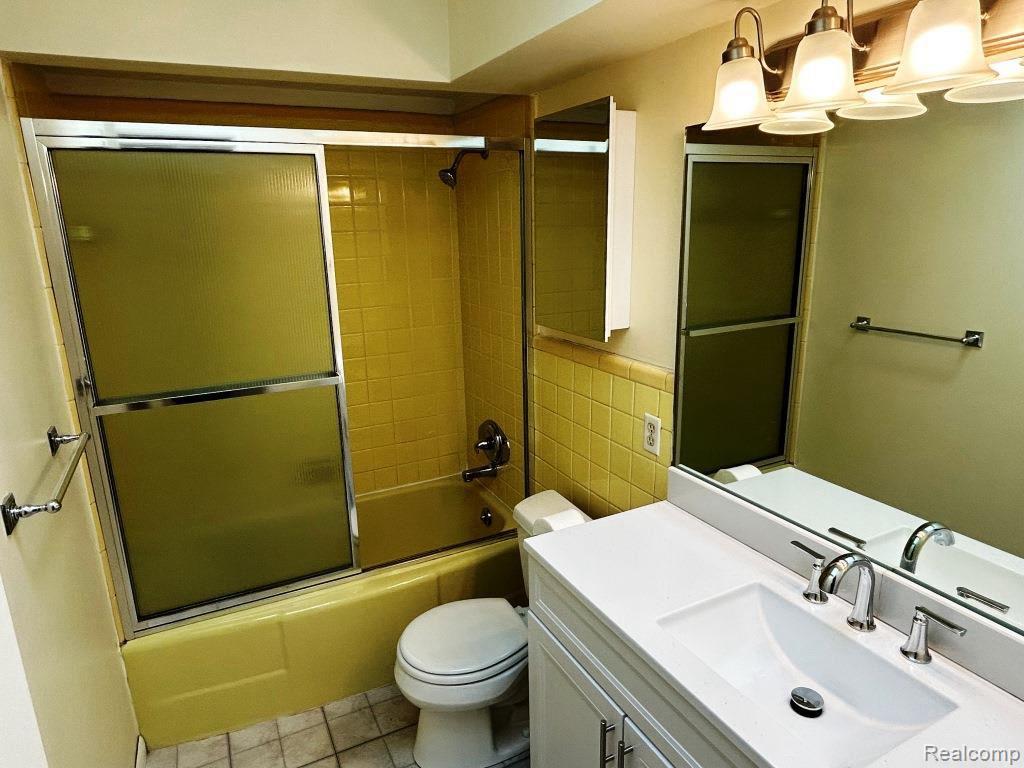 6660 W DARTMOOR Road, West Bloomfield, MI — Photo 16