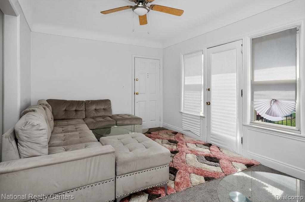 15105 Maplewood Avenue, Eastpointe, MI 48021 — Photo 12