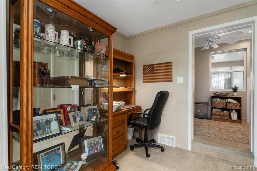 5763 Graves Street, Waterford, MI 48327 — Photo 19