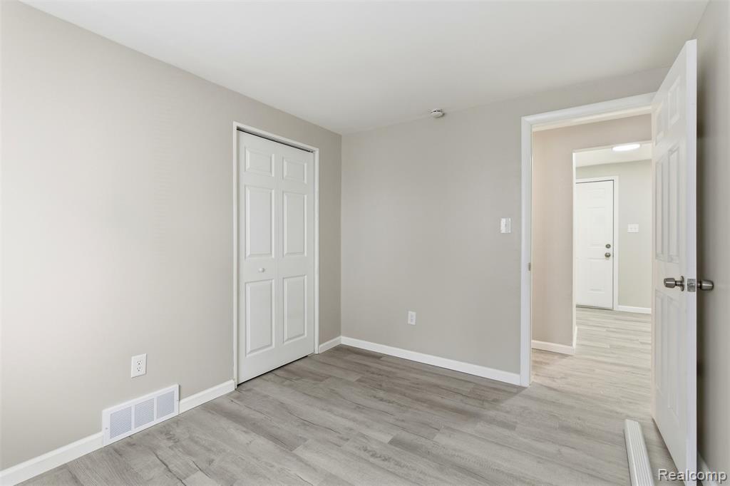 235 N Broadway Street, Mount Clemens, MI 48043 — Photo 11
