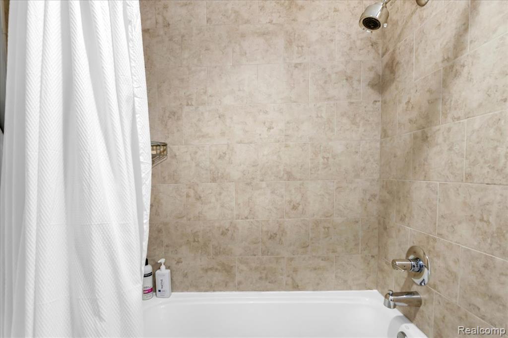 525 W LAFAYETTE Boulevard, 11D, Detroit, MI 48226 — Photo 27