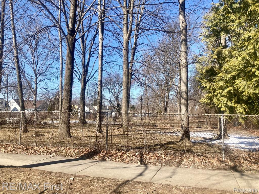 Vac Albert Avenue, Royal Oak, MI 48073 — front exterior